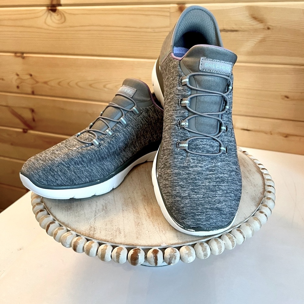 ‼️SOLD‼️ Skechers Slip-ins Summits Bungee Sneaker Dazzling Haze Gray sz 9